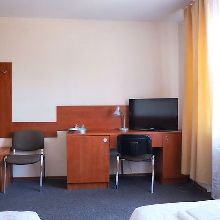 Hotel Julianow Varşova Dış mekan fotoğraf
