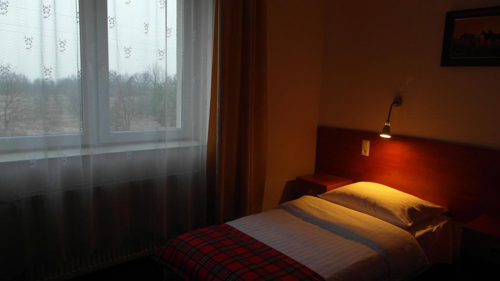 Hotel Julianow Varşova Dış mekan fotoğraf