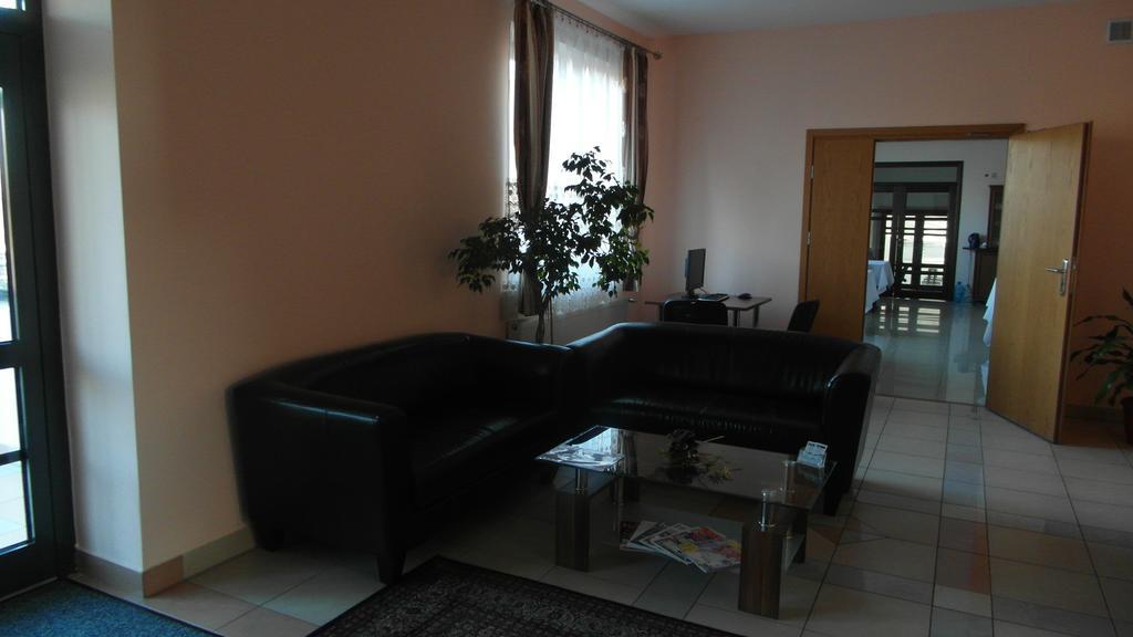 Hotel Julianow Varşova Dış mekan fotoğraf