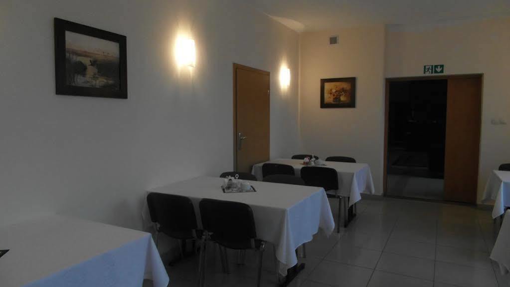Hotel Julianow Varşova Dış mekan fotoğraf