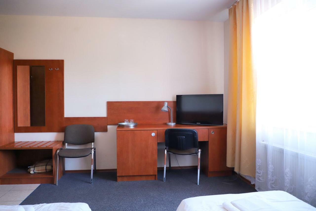 Hotel Julianow Varşova Dış mekan fotoğraf